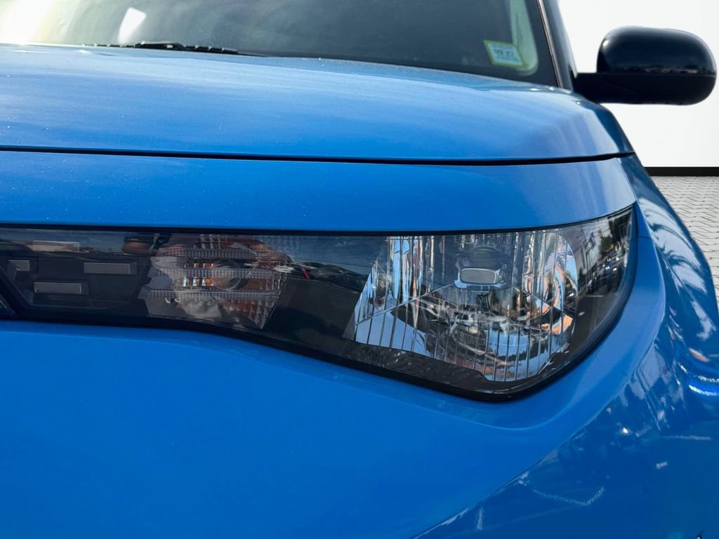 Used 2023 Kia Soul S FWD image 9