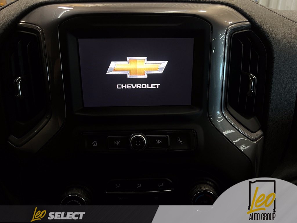 Used 2020 Chevrolet Silverado 1500 Custom w/ Custom Value Package AWD/4WD image 18