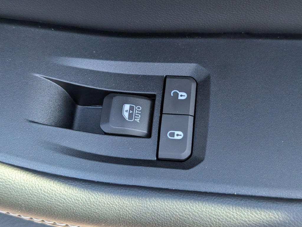 New 2026 Jeep Grand Cherokee Laredo RWD image 31