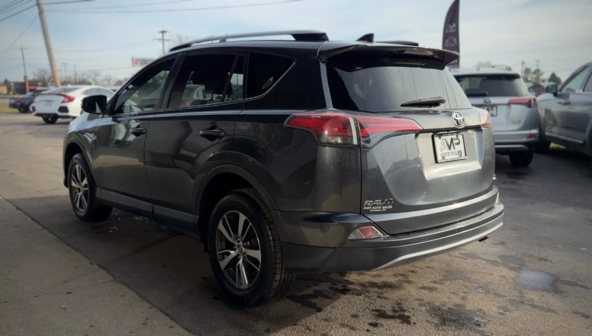 Used 2018 Toyota RAV4 XLE image 5