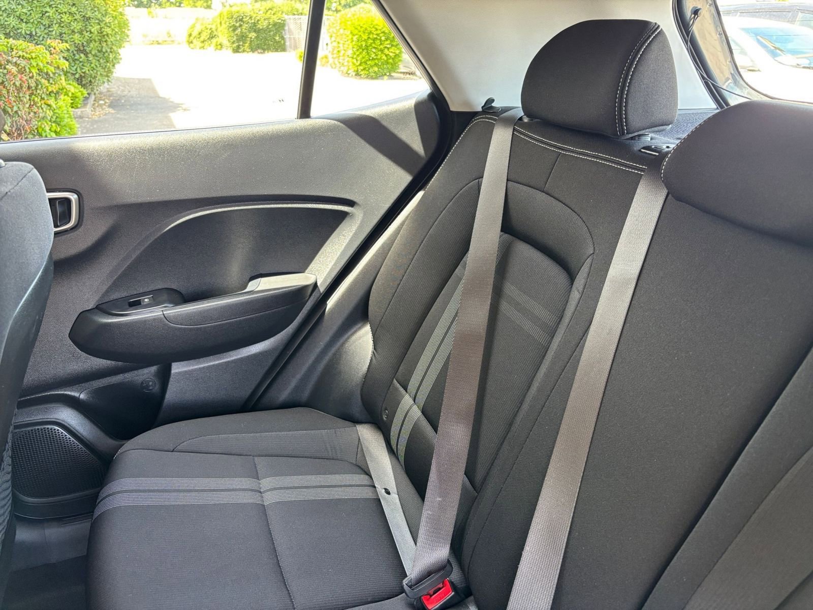 Used 2025 Hyundai Venue SEL image 40