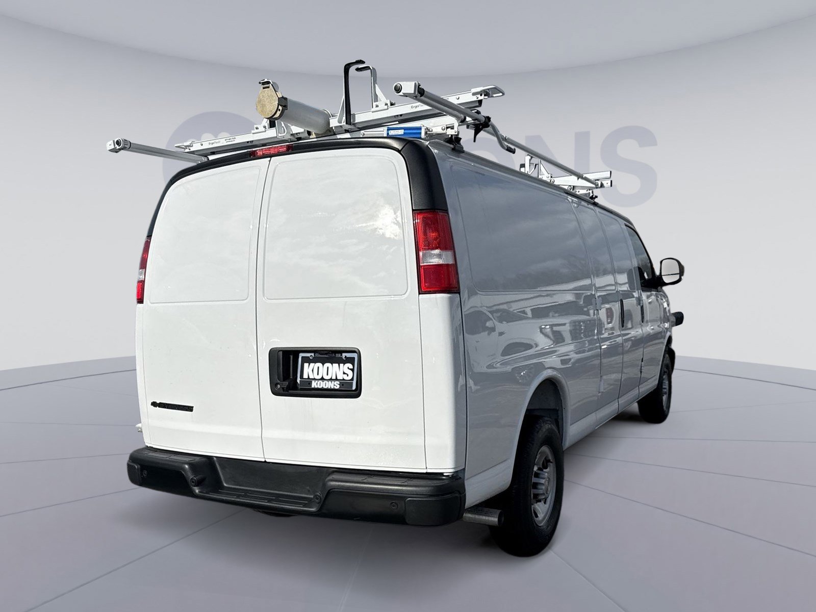 Used 2025 Chevrolet Express 2500 Extended w/ Communications Package image 7