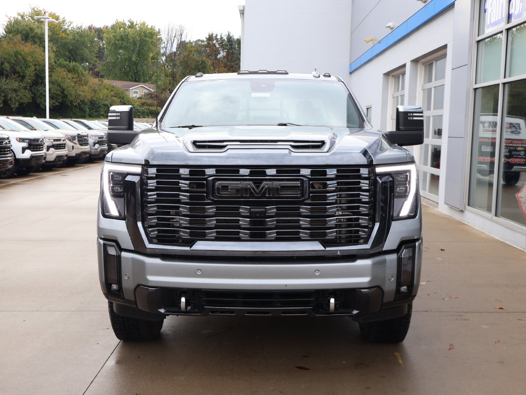 Used 2024 GMC Sierra 3500 Denali Ultimate AWD/4WD image 5