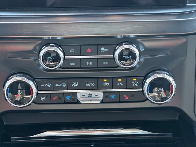 New 2026 Ford F250 Lariat w/ Black Appearance Package AWD/4WD image 18