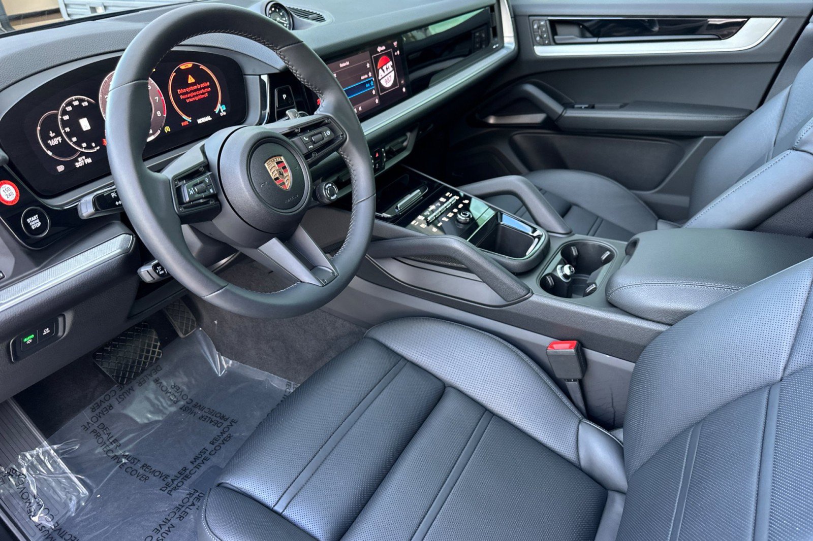 Used 2025 Porsche Cayenne image 4