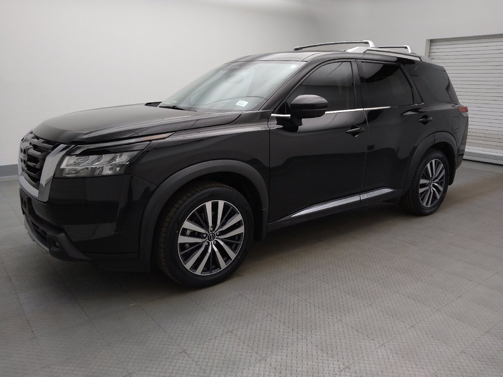 Used 2022 Nissan Pathfinder Platinum w/ Cargo Package FWD image 2