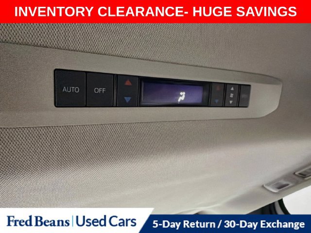 Used 2025 Toyota Sienna XLE FWD image 32