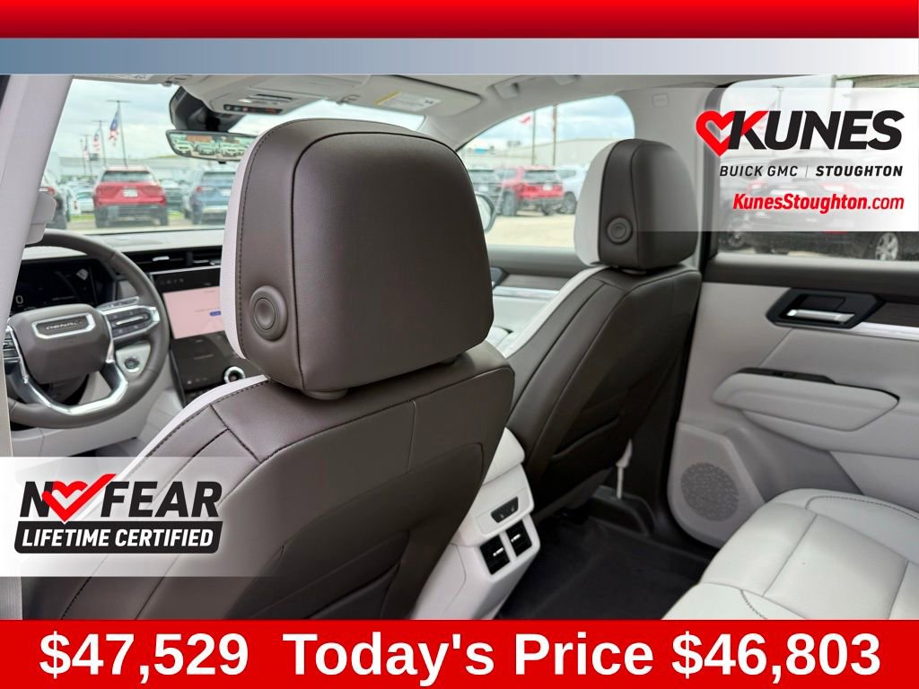 New 2026 GMC Terrain Denali w/ LPO, Black Badging Package AWD/4WD image 40