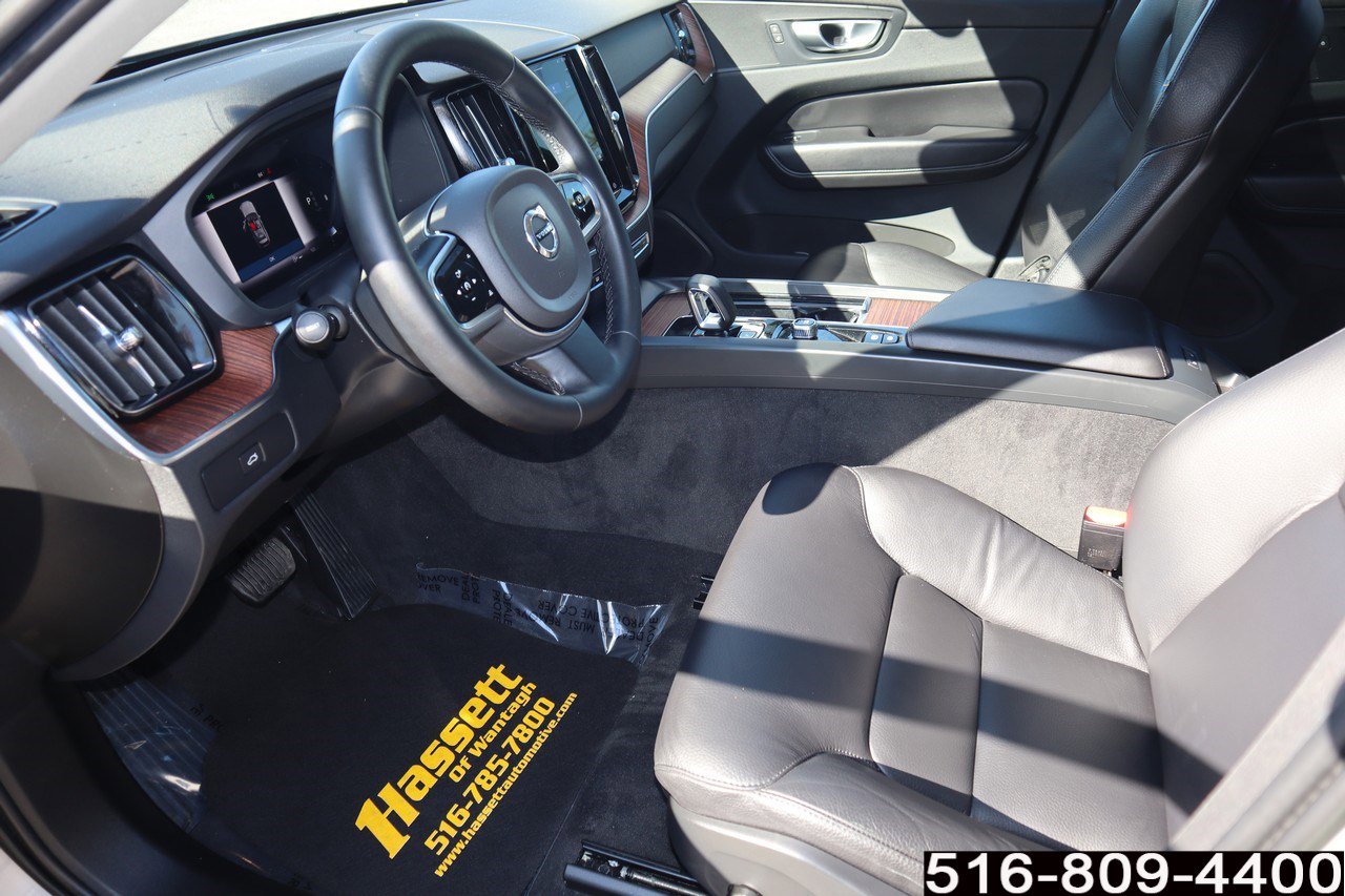 Used 2023 Volvo XC60 B5 Plus w/ Climate Package image 12