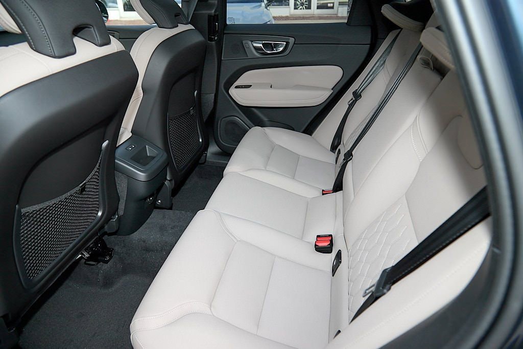 New 2026 Volvo XC60 B5 Plus w/ Protection Package Premier image 20