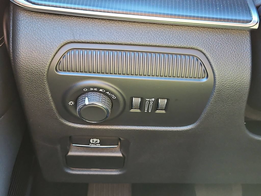 New 2026 Jeep Grand Wagoneer Summit AWD/4WD image 18
