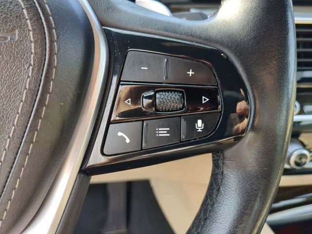 Used 2023 BMW 530e xDrive image 33