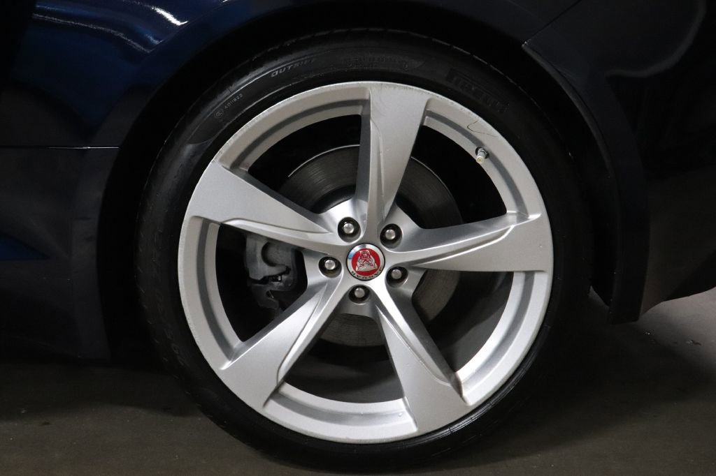 Used 2020 Jaguar F-TYPE image 30