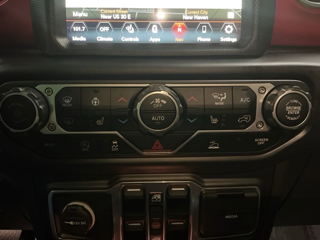 Used 2023 Jeep Wrangler Unlimited Rubicon w/ Cold Weather Group image 19