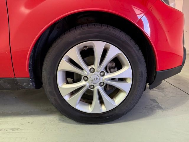 Used 2015 Kia Soul + image 25