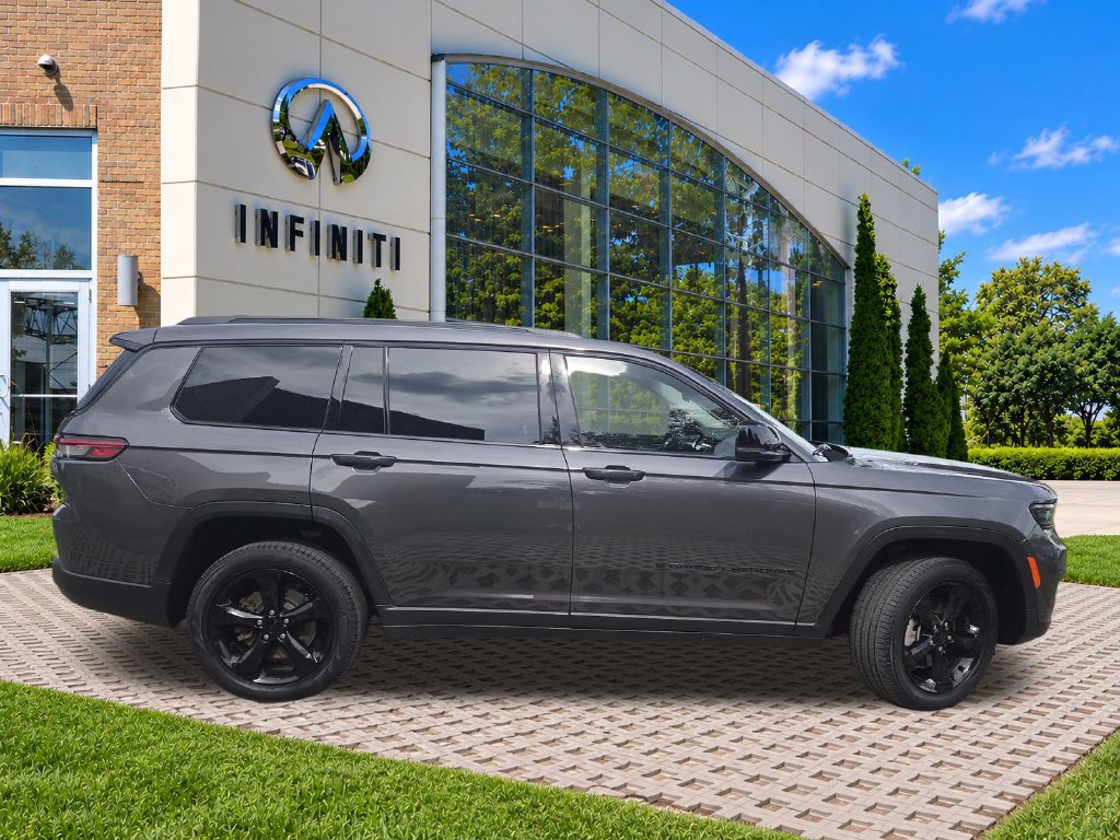 Used 2023 Jeep Grand Cherokee L Limited w/ Black Appearance Package AWD/4WD image 13
