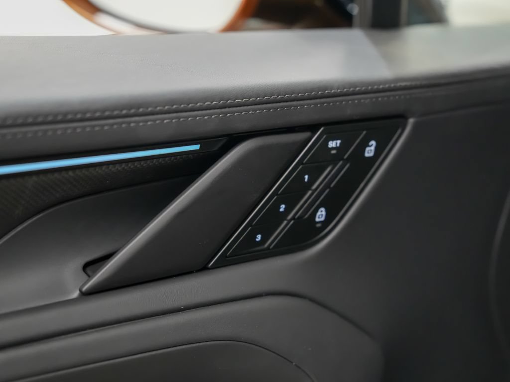 New 2026 Porsche Cayenne Turbo Electric AWD/4WD image 25