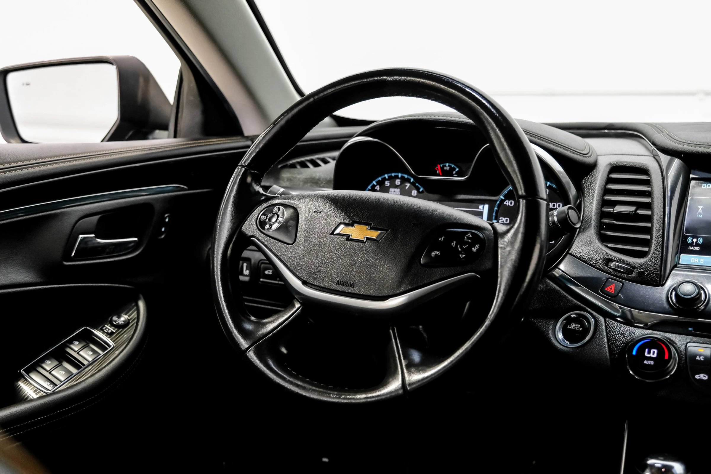 Used 2018 Chevrolet Impala Premier FWD image 18