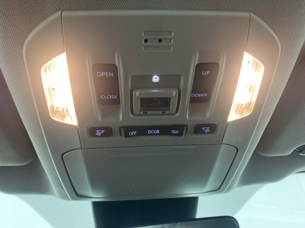 Used 2023 Toyota Highlander XLE image 34