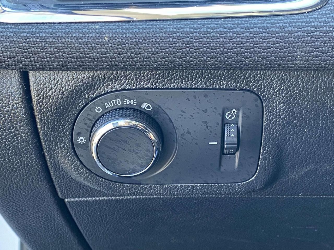 Used 2018 Chevrolet Cruze LS image 16