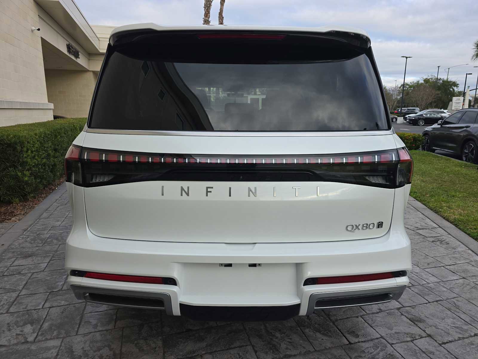 New 2026 INFINITI QX80 Luxe w/ Cargo Package image 5