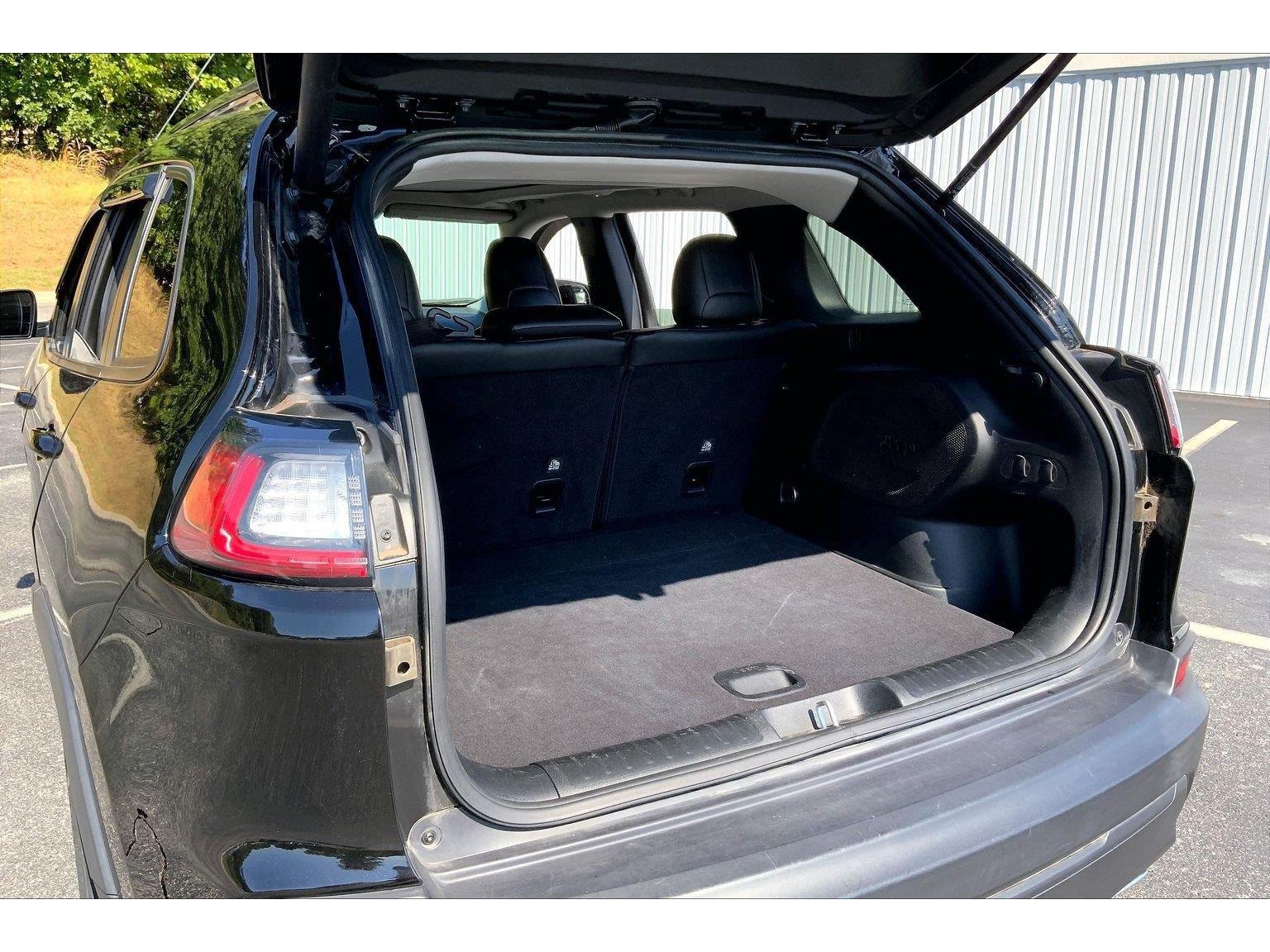 Used 2022 Jeep Cherokee Latitude Lux w/ Sun & Sound Group FWD image 27