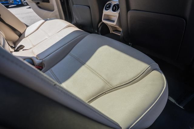 Used 2023 Mercedes-Benz C 300 4MATIC Sedan image 30