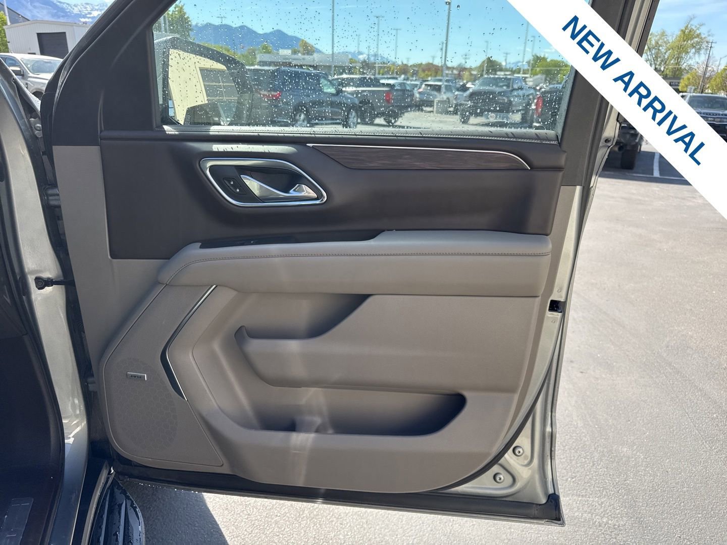 Used 2023 Chevrolet Suburban LT w/ Luxury Package AWD/4WD image 10