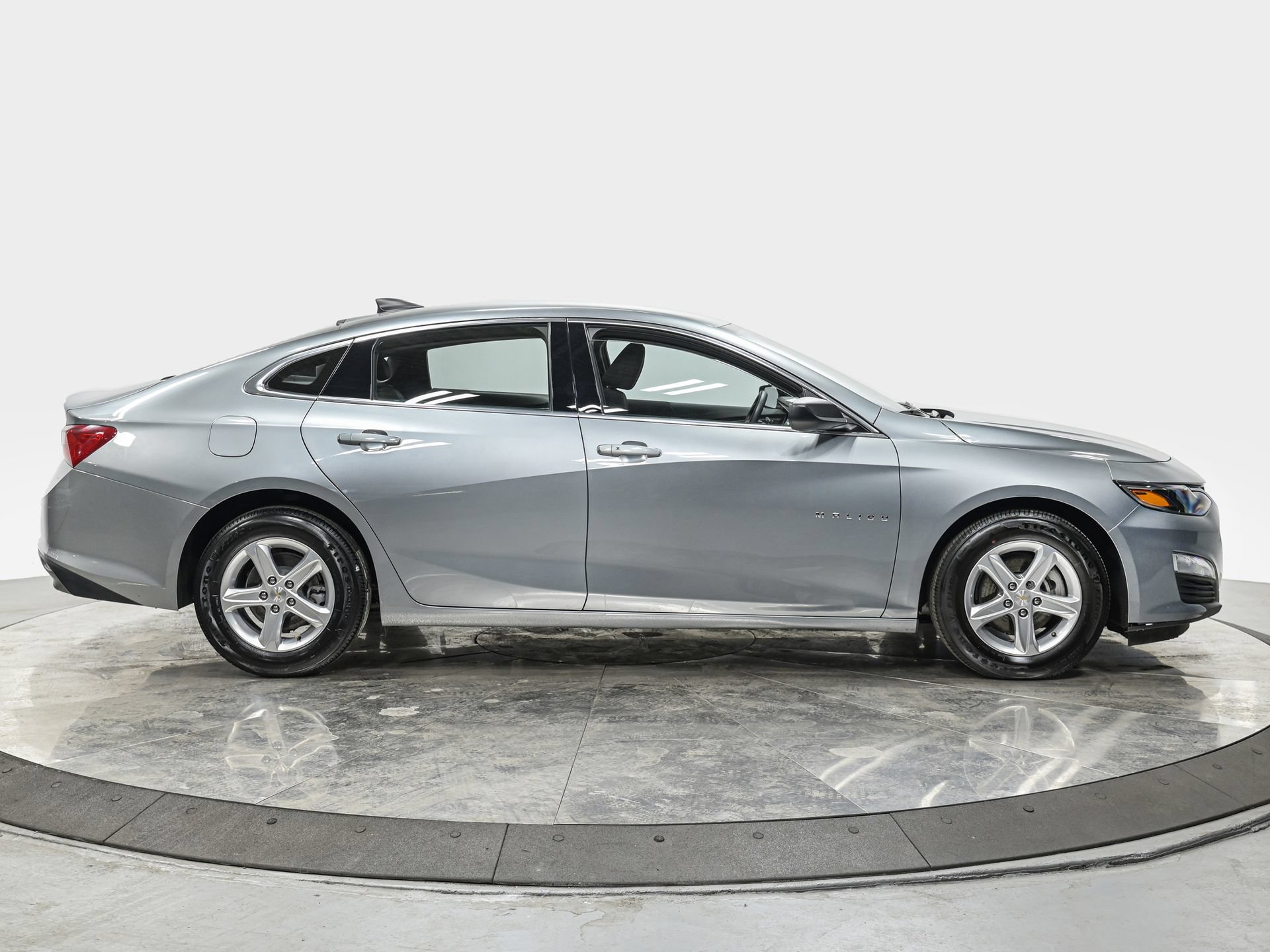 Used 2023 Chevrolet Malibu LS FWD image 10