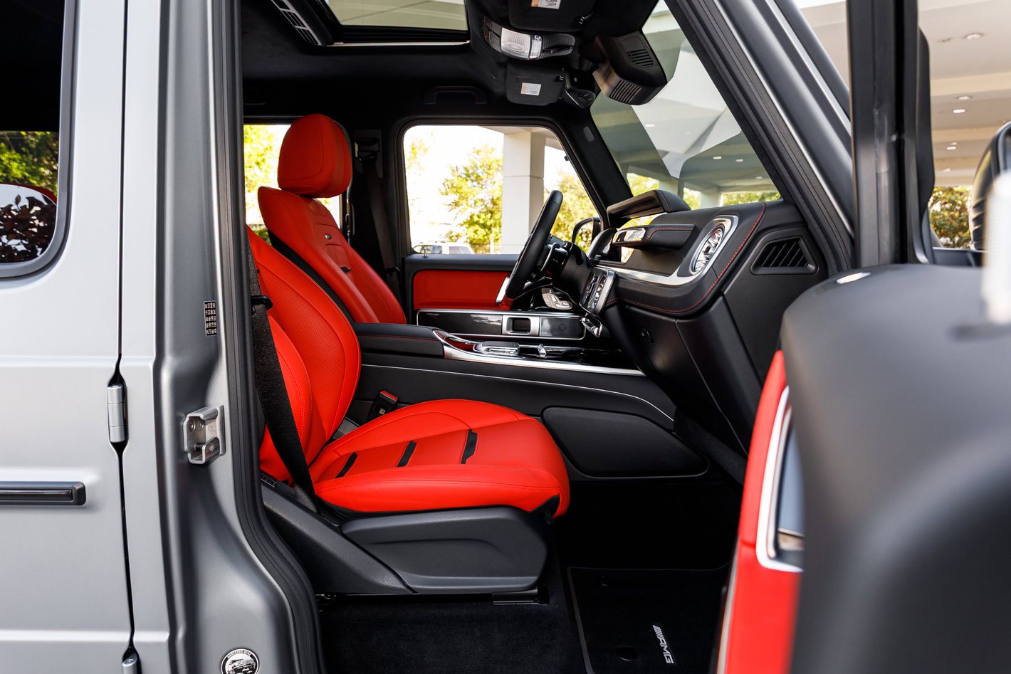 Used 2025 Mercedes-Benz G 63 AMG 4MATIC image 34