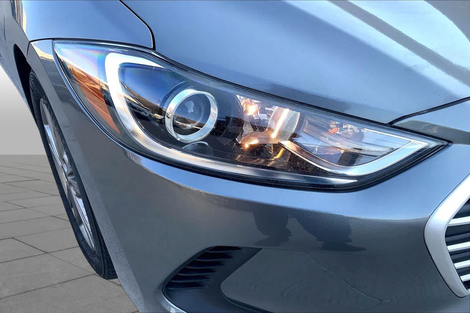 Used 2018 Hyundai Elantra SEL FWD image 27