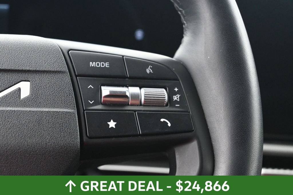 Used 2026 Kia Sportage LX FWD image 21