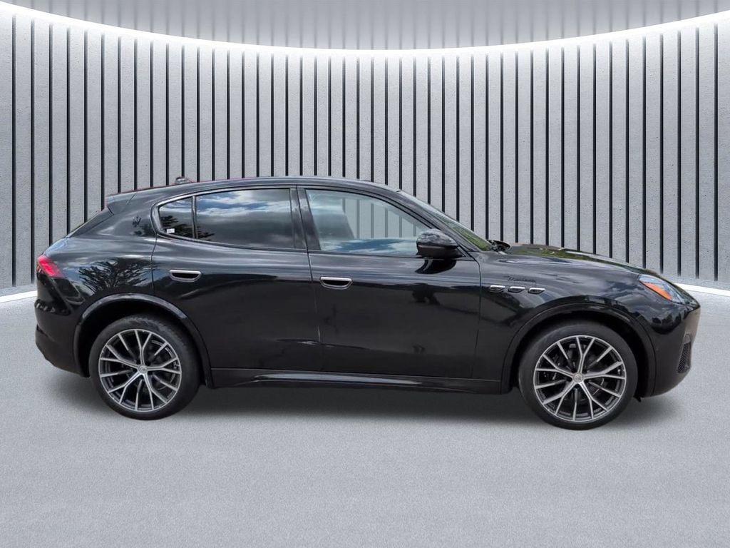 Used 2023 Maserati Grecale Modena AWD/4WD image 2