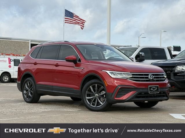 Used 2022 Volkswagen Tiguan SE FWD image 2