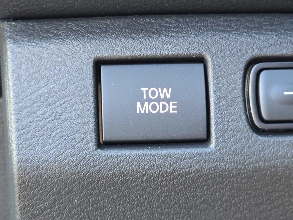 New 2026 Nissan Frontier PRO-4X w/ Tow Package AWD/4WD image 7
