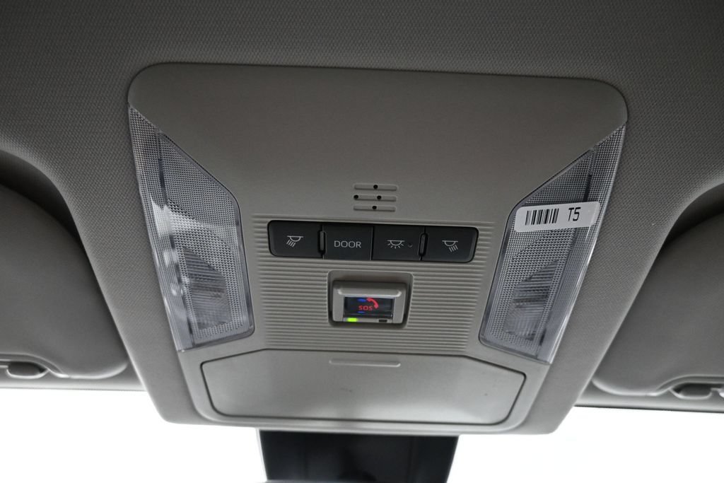 Certified 2024 Toyota RAV4 LE AWD/4WD image 17