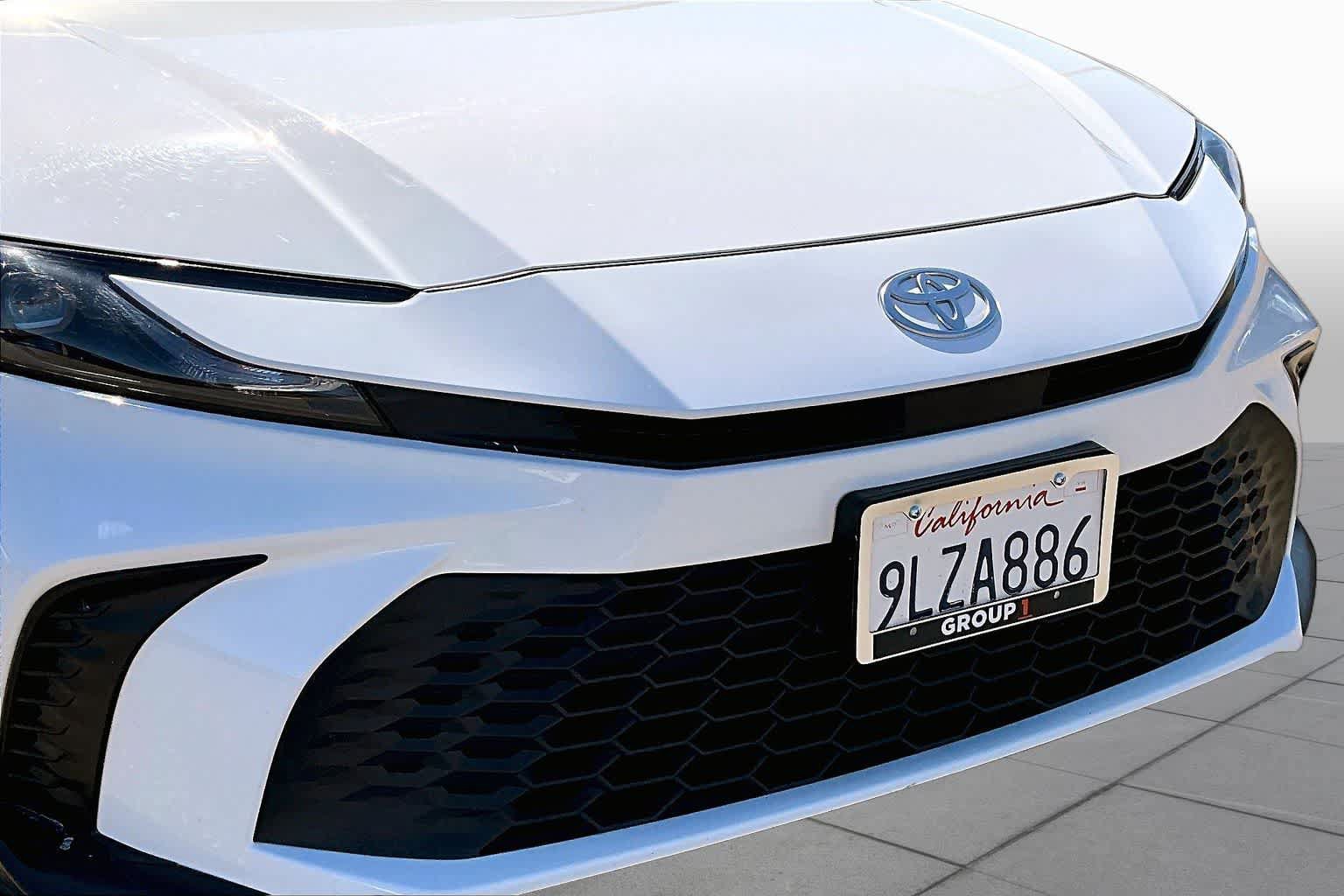 Used 2025 Toyota Camry SE FWD image 29