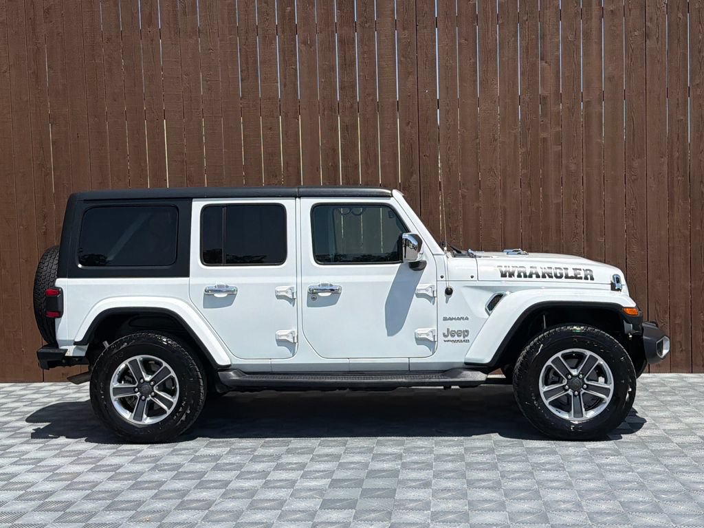 Used 2018 Jeep Wrangler Unlimited Sahara w/ Dual Top Group AWD/4WD image 14