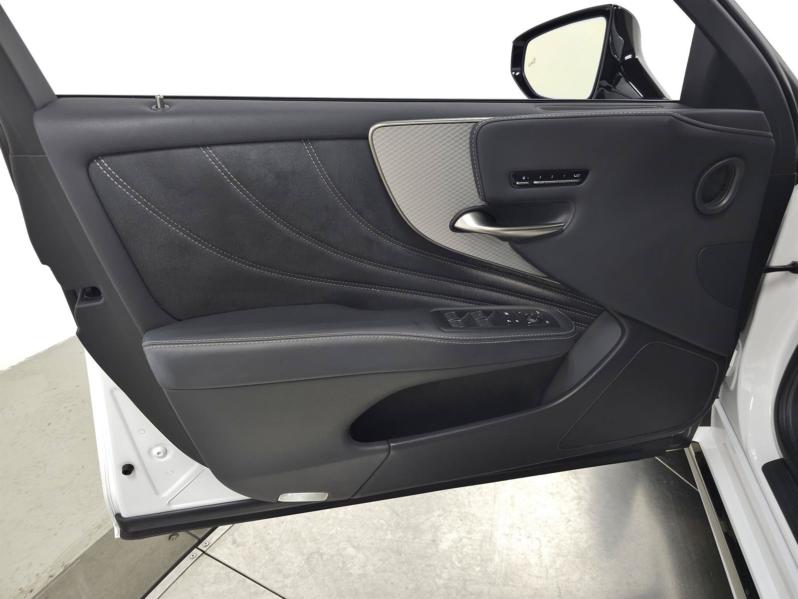 Certified 2024 Lexus LS 500 F Sport AWD/4WD image 15