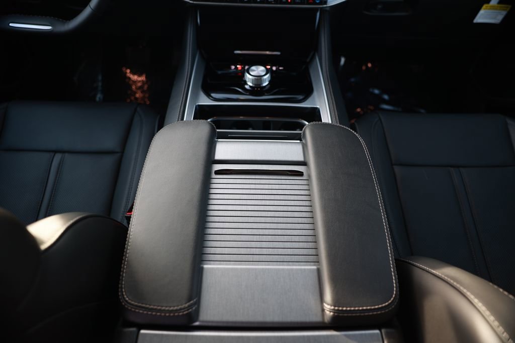 New 2026 Jeep Grand Wagoneer L 2WD image 28