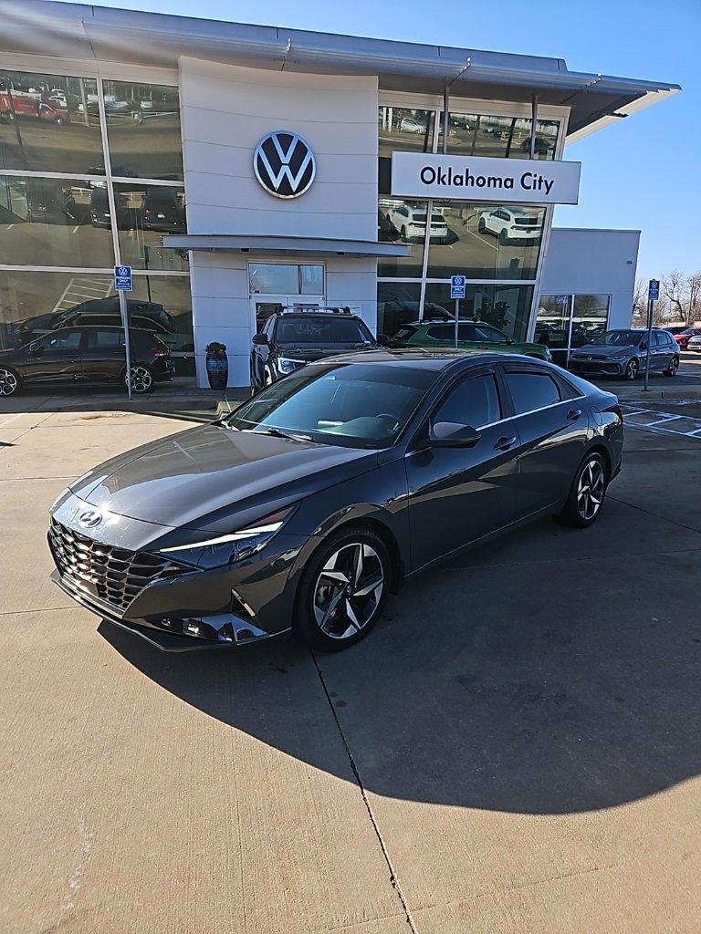 Used 2023 Hyundai Elantra Limited image 1