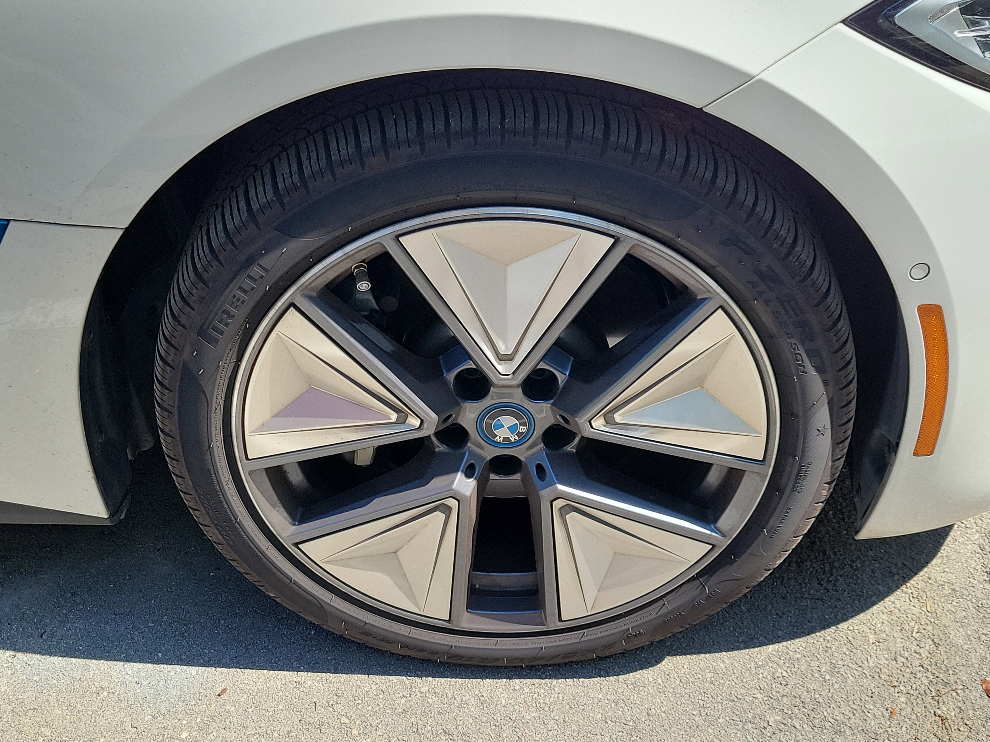 Used 2023 BMW i4 eDrive35 w/ Premium Package RWD image 7