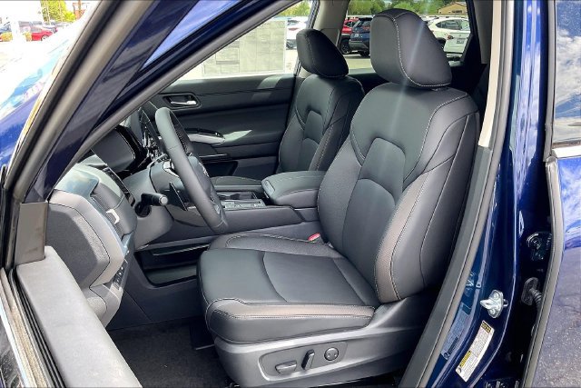 New 2026 Nissan Pathfinder SL FWD image 7