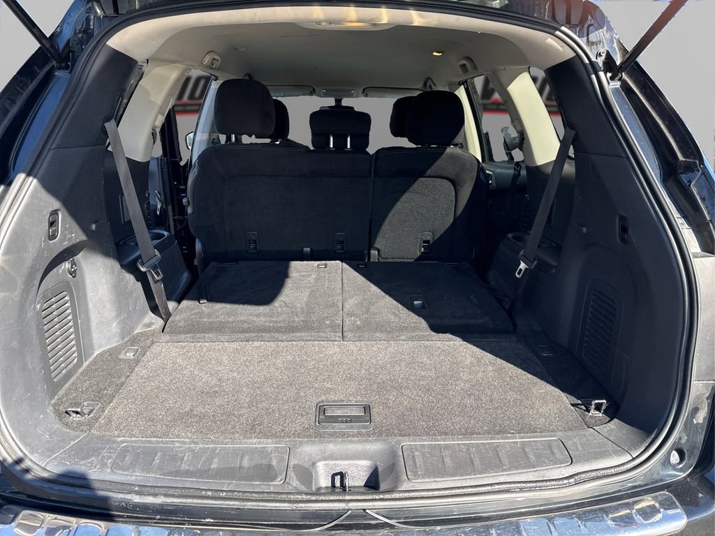 Used 2015 Nissan Pathfinder SV AWD/4WD image 11