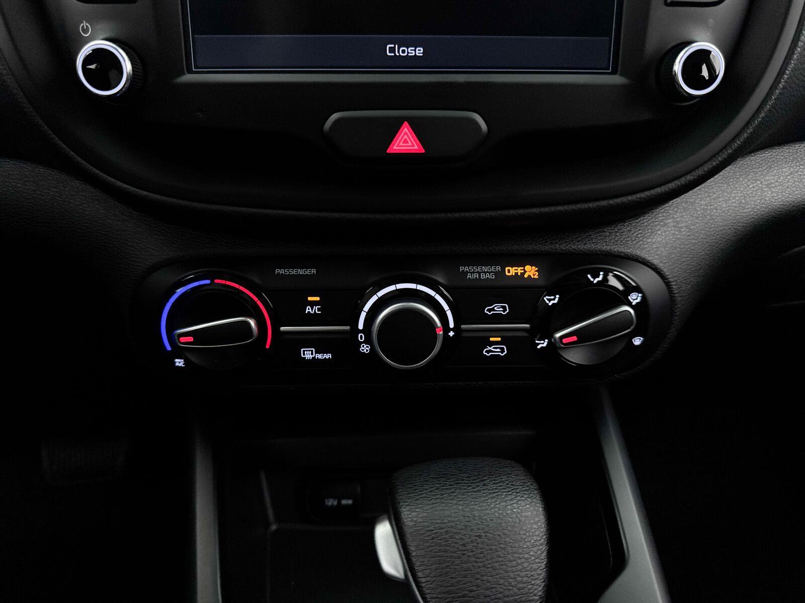 Used 2025 Kia Soul LX w/ LX Technology Package FWD image 24