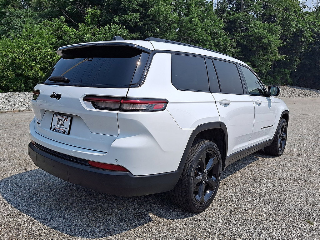 Used 2023 Jeep Grand Cherokee L Altitude AWD/4WD image 25