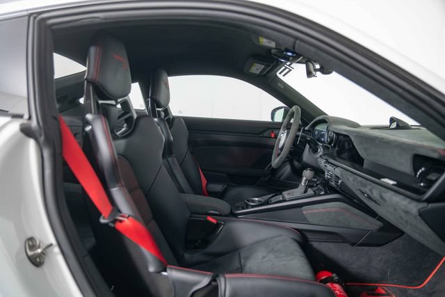Used 2024 Porsche 911 GT3 RS w/ Weissach Package RWD image 32