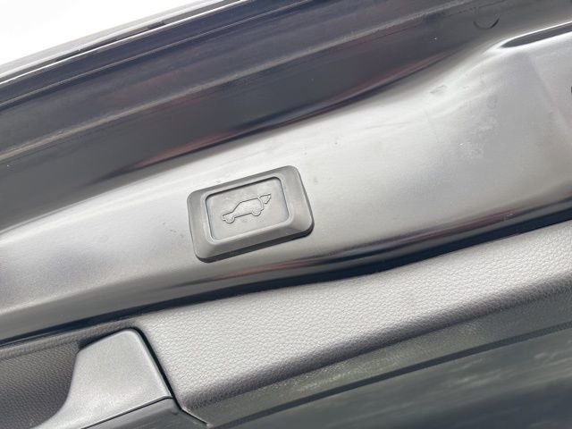 Used 2023 Toyota RAV4 XLE Premium image 18