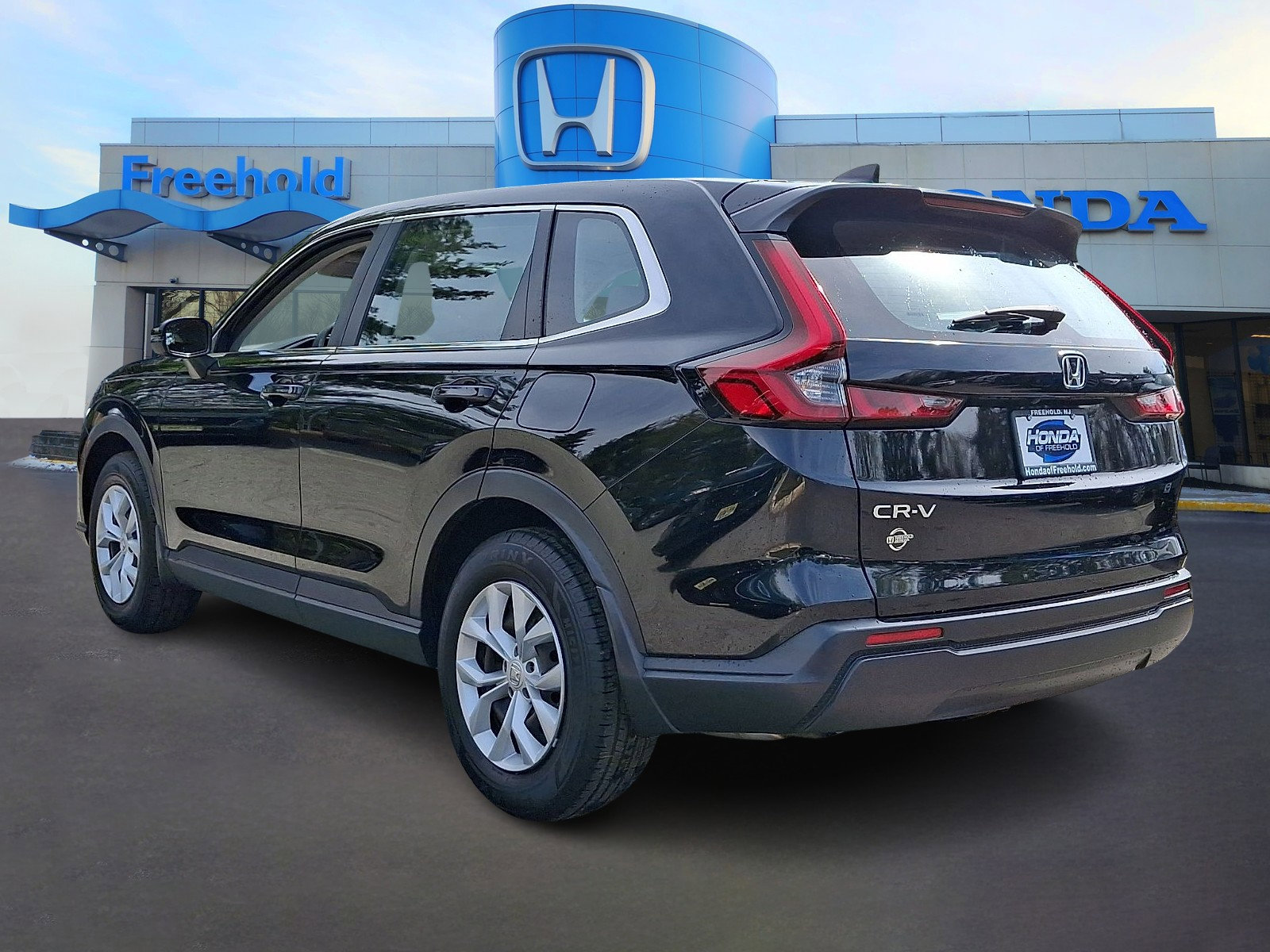 Used 2024 Honda CR-V LX image 5