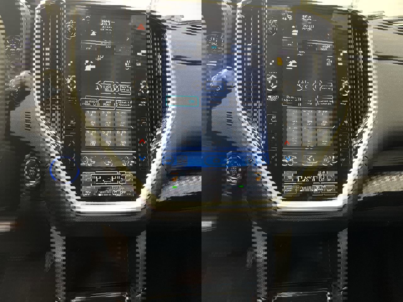 Used 2023 Subaru Ascent Premium w/ Convenience Package image 16